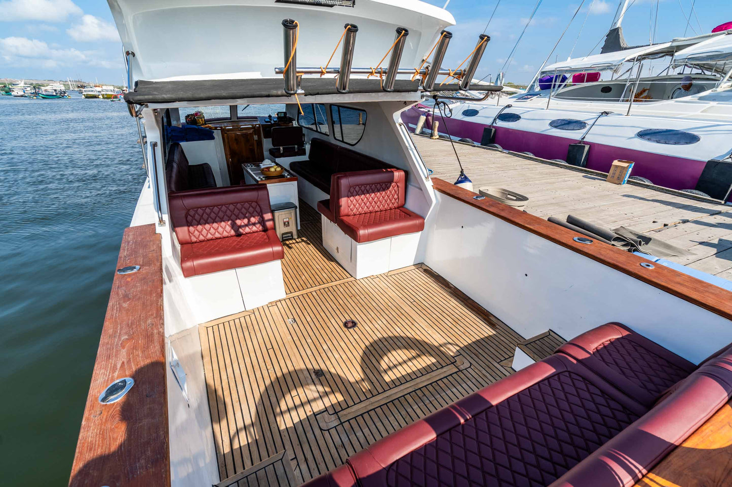 Monohull Queen 12 8H