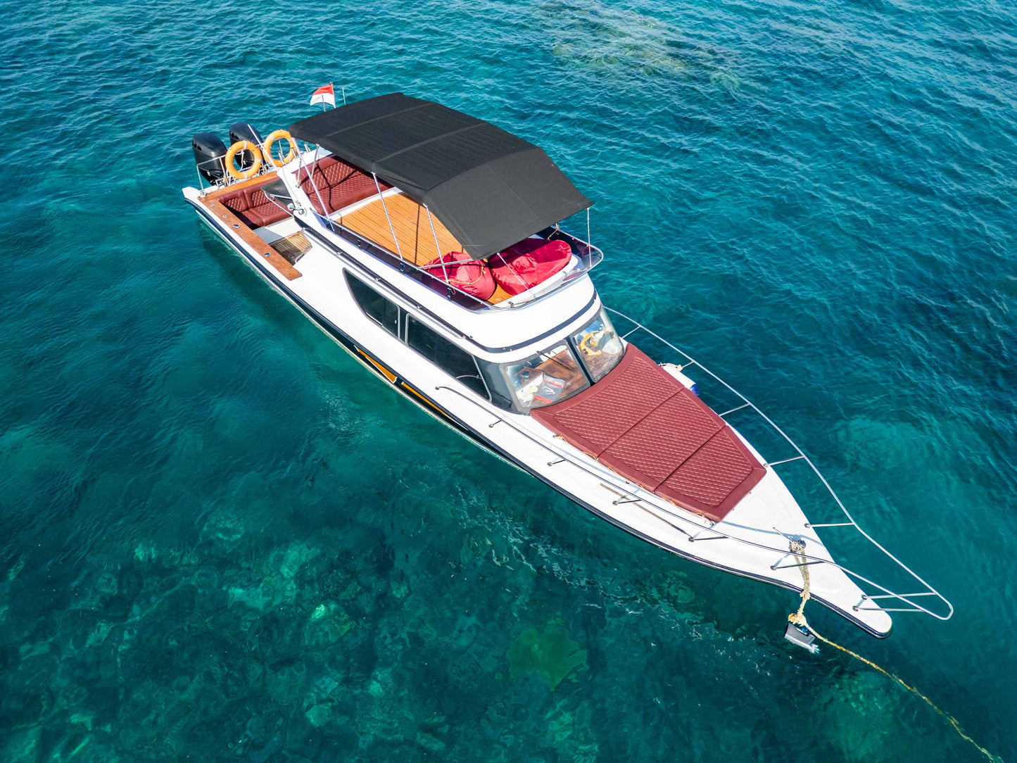 Monohull Queen 12 8H