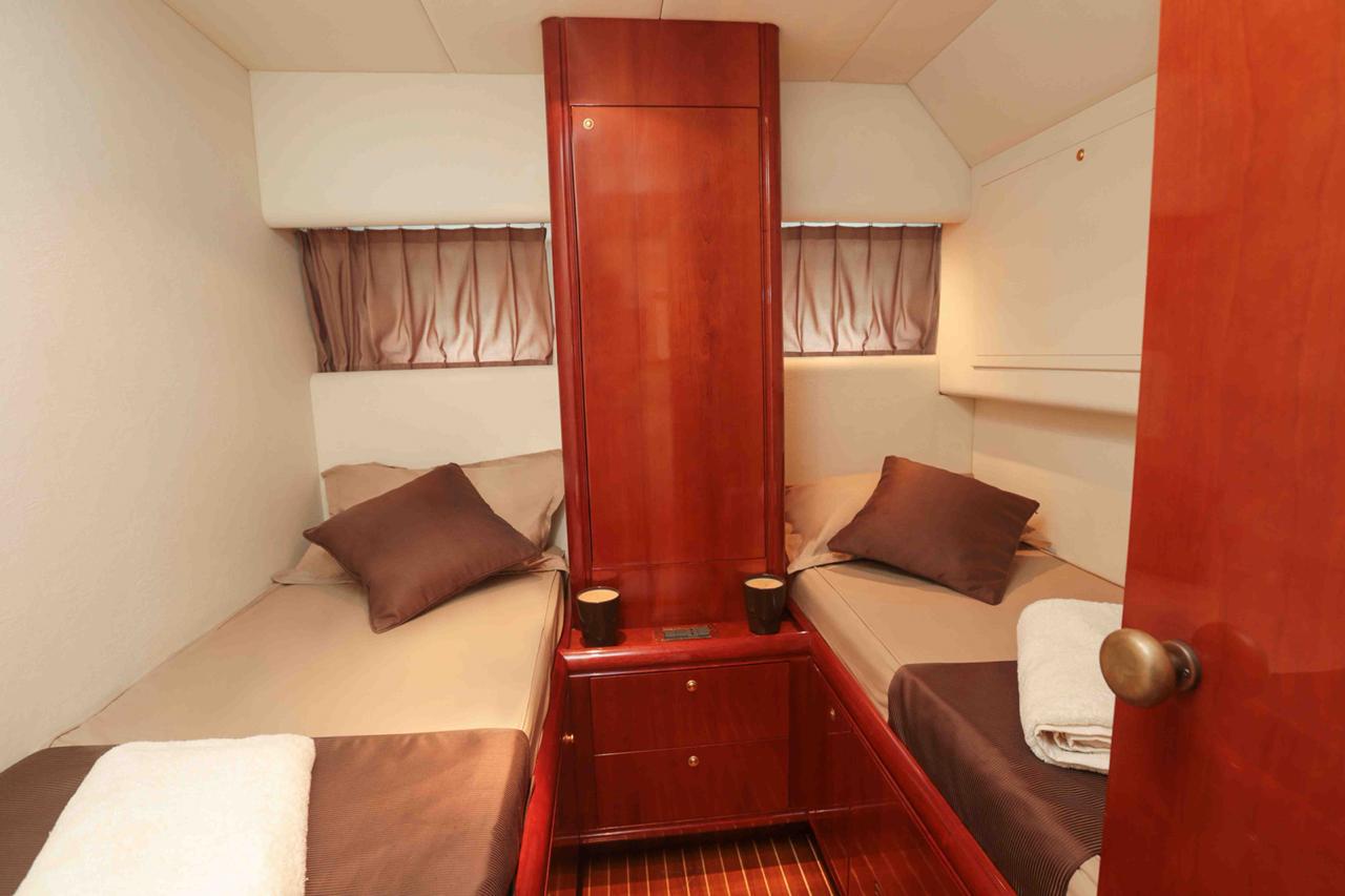 Monohull Forever Lux 8H