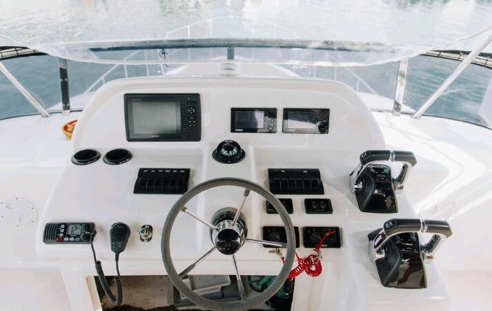 Monohull Queen 55 8H