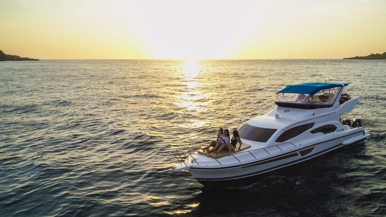 Monohull Queen 18 8H