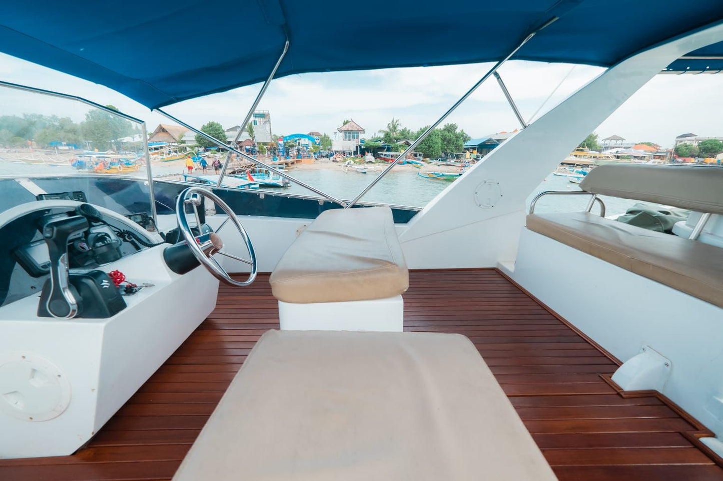 Monohull Queen 18 8H